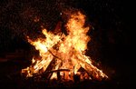 Inaugural propitiatory bonfire of the Hoga Zait Festival 2022 in Mezzaselva di Roana - July 15, 2022
