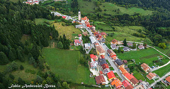 Panoramica comune di Rotzo estiva