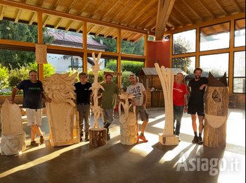 Scultori del legno opere per progetto "Il fronte di Vaia" del Comune di Roana