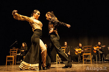 Carmen Meloni ballando il Flamenco