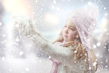 Bambina nella neve