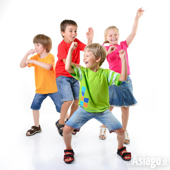 Bambini che ballano