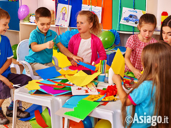 bambini durante il laboratorio