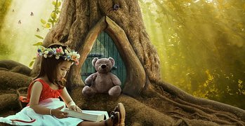 Porticina magica dell'albero con orsacchiotto e bambina che legge.