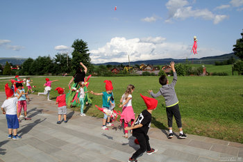 bambini che giocano a Hoga Zait