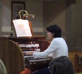 Elisa Teglia all'organo Elisa Teglia all'organo