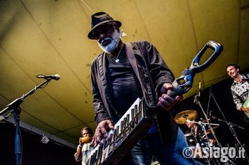 Mighty mo rodgers a canove di roana 10 luglio 2016 Mighty mo rodgers a canove di roana 10 luglio 2016