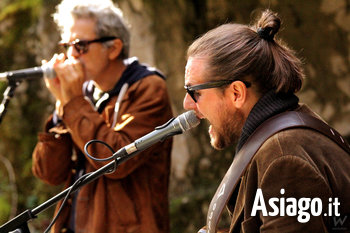 Nik Valente e Marco Pandolfi in concerto al Rifugio Campolongo