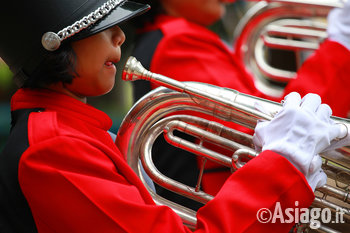 ragazza_marching_band