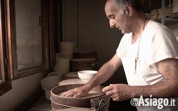 Preparazione Asiago DOP