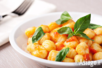 Gnocchi al sugo Gnocchi al sugo