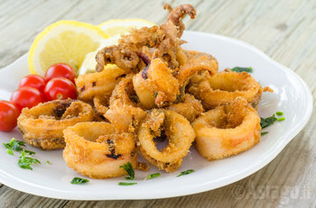 Piatto di frittura di pesce 