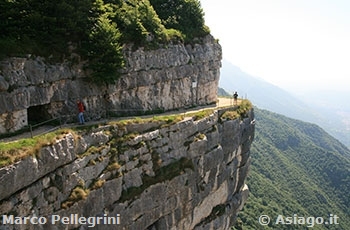 Escursione sul Monte Cengio con Guide Altopiano