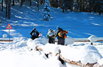 Familie Wandern mit Schneeschuhen, Alpine Hütte Bar, Sonntag, Februar 23