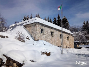 Forte Corbin Altopiano di Asiago con neve Forte Corbin Altopiano di Asiago con neve