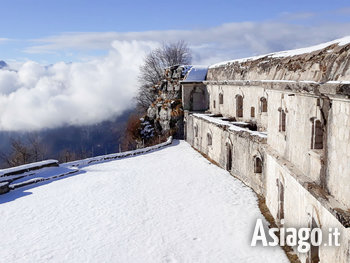 Forte Punta Corbin innevato Altopiano di Asiago