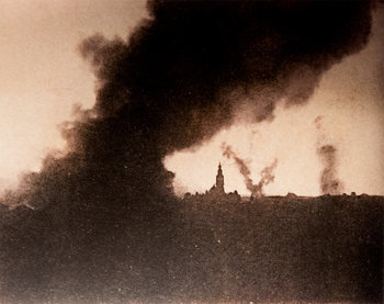 Asiago in fiamme durante la Grande Guerra
