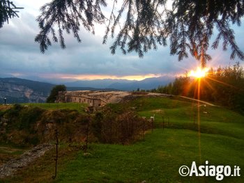 Forte Corbin al tramonto aspettando San Lorenzo