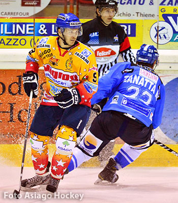 Partita di hockey su ghiaccio Asiago - Cortina