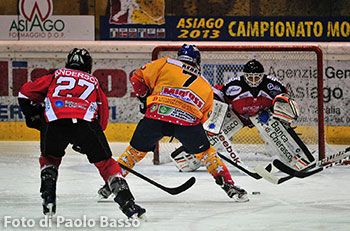 Partita di hockey sul ghiaccio ad Asiago