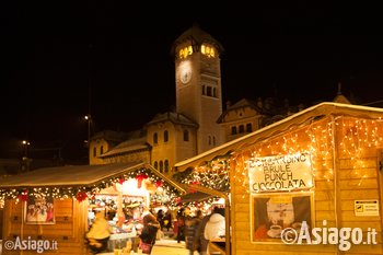 mercatini natale sera 