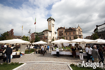 Mercatino dell'antiquariato ottobre 2015