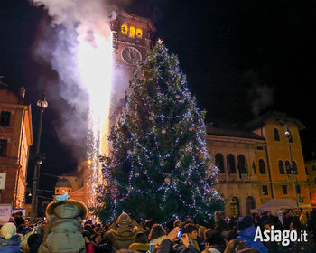 Accensione albero natale Asiago 2021