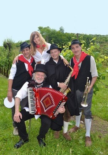 Crazy folk band Crazy folk band