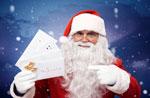 Babbo Natale accoglie i bambini nella sua casetta ad Asiago, 21 dicembre 2014