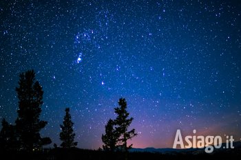 Al chiaro di luna al Baito Erio: passeggiata, cena e osservazione con telescopio a Mezzaselva di Roana