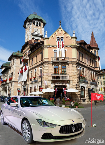 Maserati e golf al Caffè Adler di Asiago Maserati e golf al Caffè Adler di Asiago