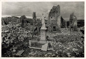 Asiago monumento della Beata Giovanna Maria Bonomo intatto tra le macerie