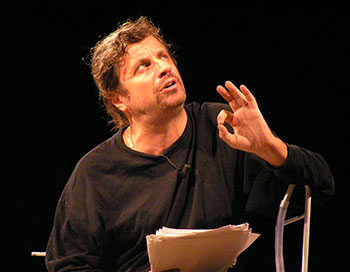 Alessandro Bergonzoni a teatro