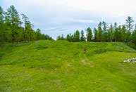 Grassy stretch towards Piazza delle Saline