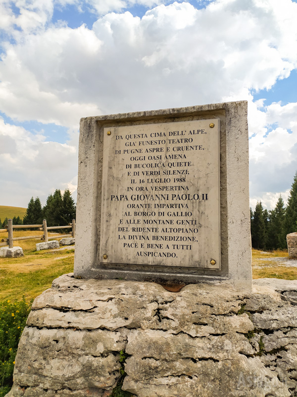 Targa in ricordo della visita del Papa Giovanni Paolo II del 16 luglio 1988