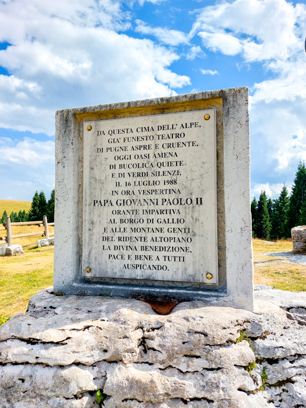 Targa in ricordo della visita del Papa Giovanni Paolo II del 16 luglio 1988