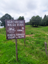 Bauernhof Malga Verde Verkauf Käse Joghurt Salumi