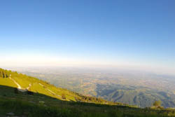 Vista panoramica sulla pianura dalla strada delle malghe