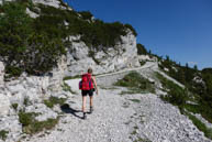 Wanderer kommt auf der Spur