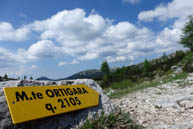 Beschilderung in Richtung Ortigara