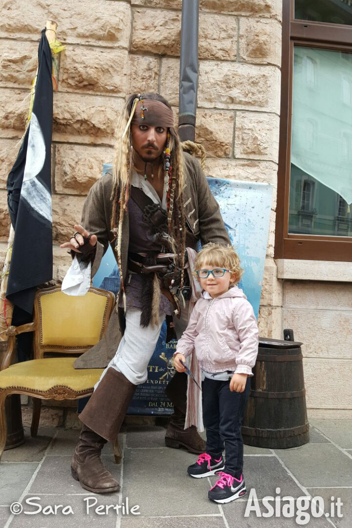 Il Mitico Capitan Jack Sparrow con la Piccola Ginevra Foto di Sara Pertile