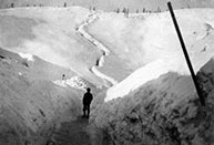 Pathways through the snow on Zebio