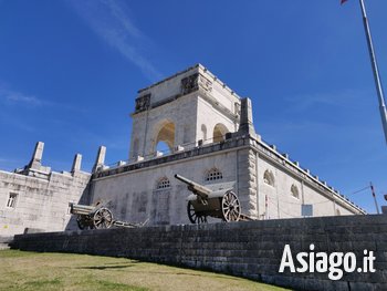 Il Sacrario Militare di Asiago Il Sacrario Militare di Asiago