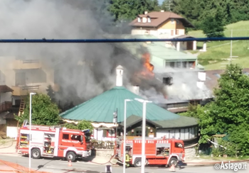 Incendio a Gallio vicino pizzeria Capanna Bianca - 13 giugno 2019