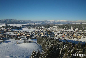 Vista dal Trampolino di Gallio sull'Altopiano innevato