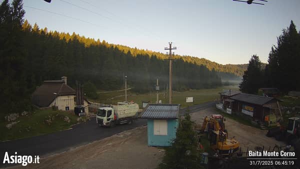 Webcam live Baita e Centro Fondo Monte Corno - Granezza