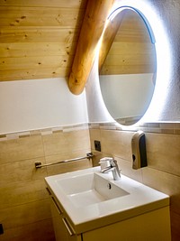 Dettaglio del bagno della camera autunno