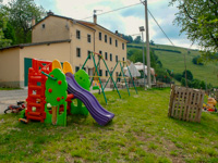 Spazio giochi davanti alla Country House Rugiada