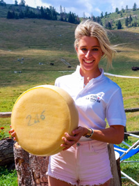 Anna con forma di formaggio