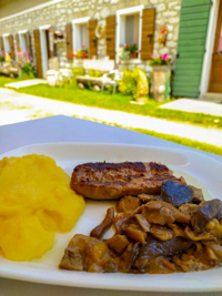 Funghi salsiccia e polenta